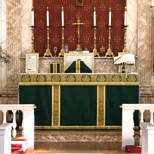 Altar Frontal in Green 'Comper Cathedral' and Superfrontal in Jasper 'Crevelli'