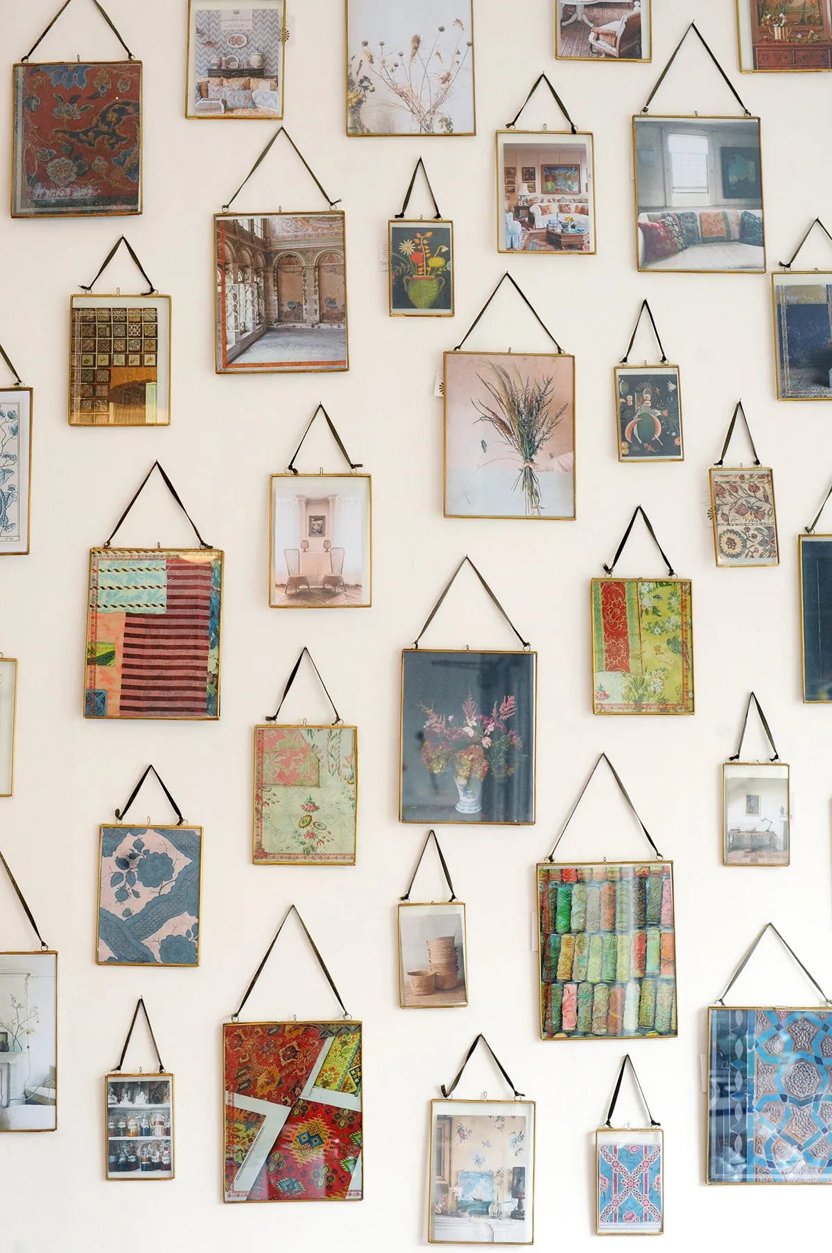 Hanging Brass Frame 25x20cm