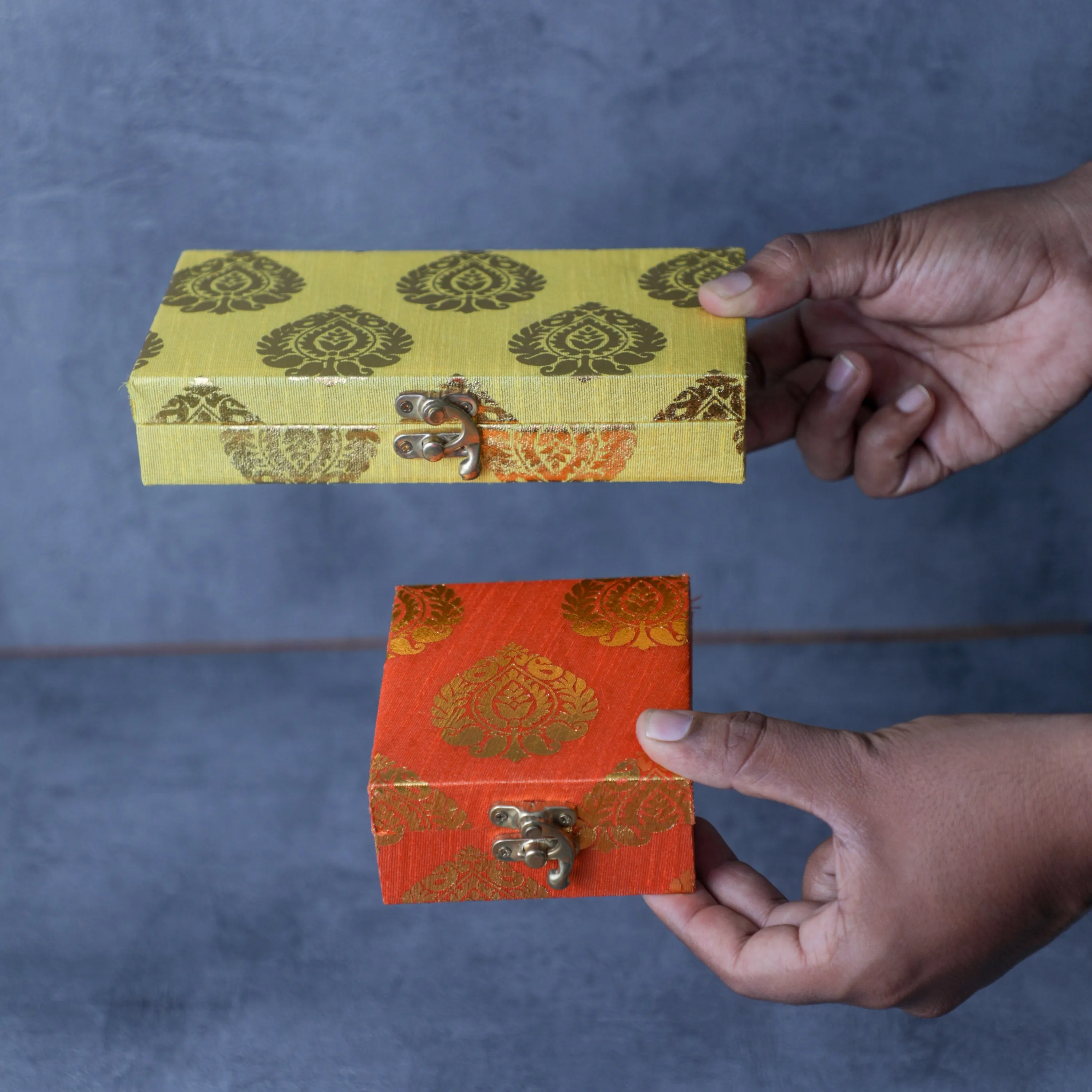 Motif Design Raw Silk Box