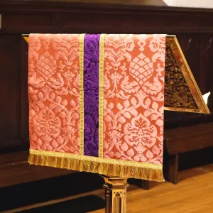 Rose 'Davenport' Pulpit Fall
